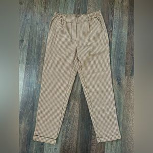 Chic yellow, white and black striped pants